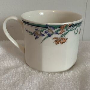 Vintage 1988 Bone China-Royal Doulton-JUNO Tea Mug